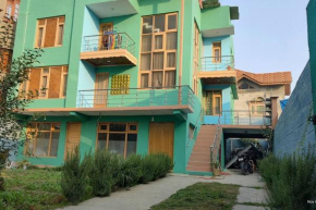 Green House with kitchen